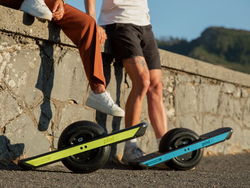 yellow-and-blue-onewheel-pint-x